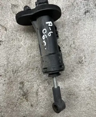 Clutch slave cylinder