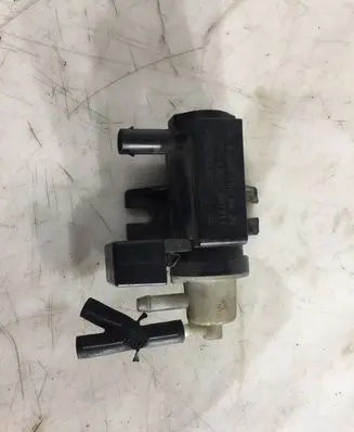Mercedes-Benz A W169 Vacuum valve A0061536628