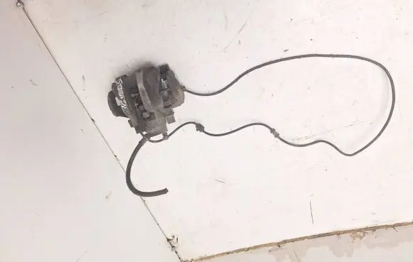 Mercedes-Benz E W211 Rear brake caliper