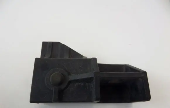 Radiator mount bracket