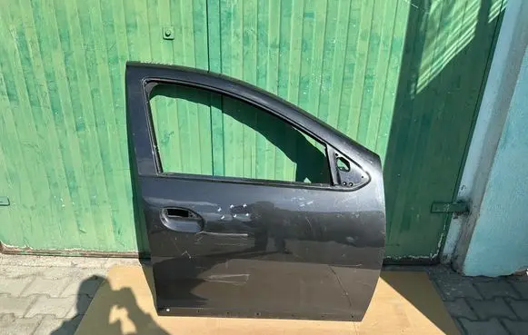 Dacia Sandero II Front door 