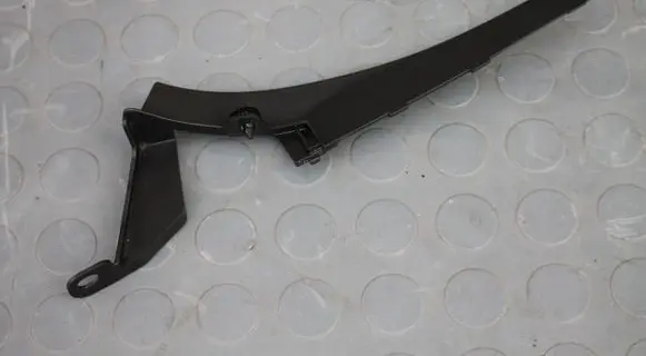 Suzuki SX4 S-Cross Wiper trim