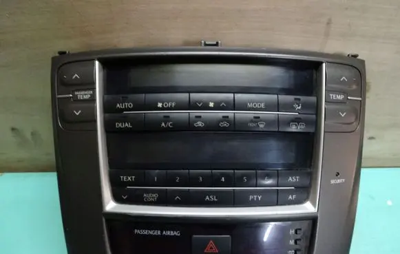 Lexus IS 220D-250-350 Tailgate/trunk/boot open switch 