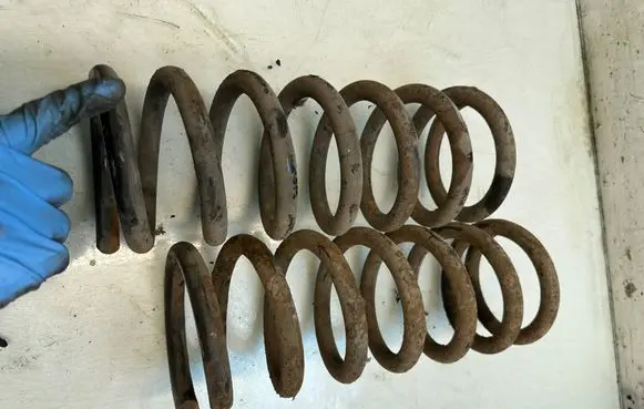 Volkswagen Transporter - Caravelle T3 Rear coil spring