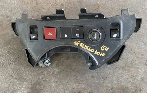 Citroen Berlingo Hazard light switch 9680931977