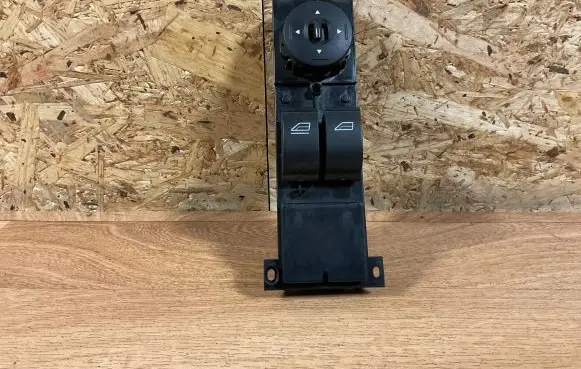 Ford Focus Electric window control switch 3M5T14529 03168003 L8A1C