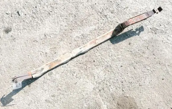 Fuel tank mounting bracket