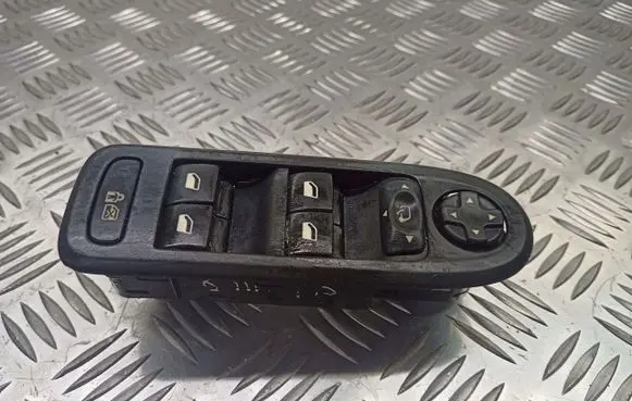 Citroen C5 Front door window switch trim 96669257XT