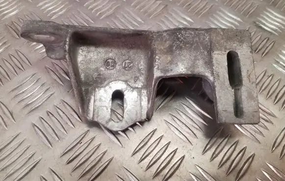 Seat Alhambra (Mk1) Engine mounting bracket 7M3199800A