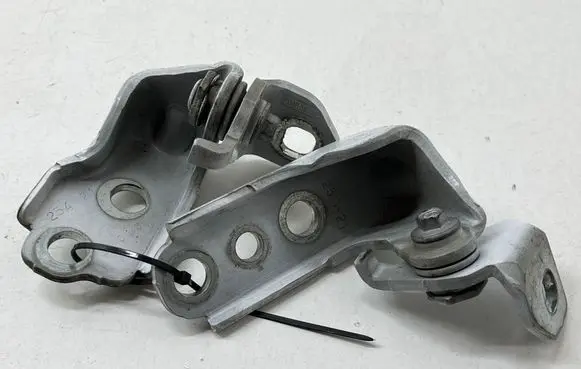 Ford Explorer VI Front door hinge set 22810