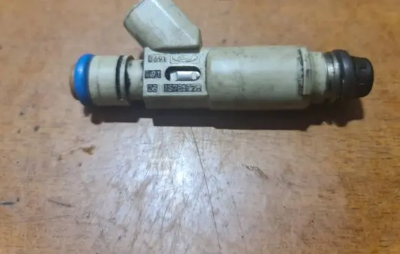 Ford Mondeo Mk III Fuel injector 1S7EF7B