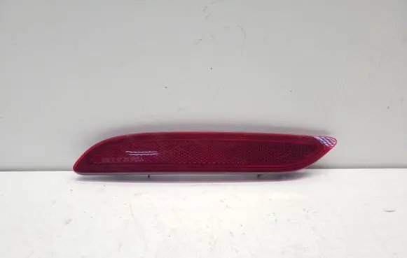 Chrysler Pacifica Rear tail light reflector 90069632 68230395AA