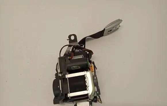 Mercedes-Benz S W222 Front seatbelt 630147200 0589P1000250