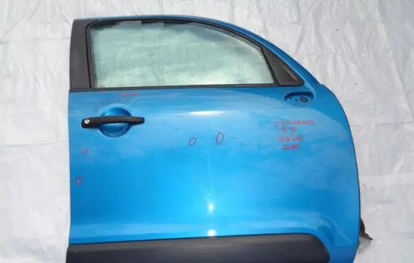 Citroen C3 Picasso Front door