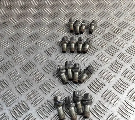 Audi A5 Nuts/bolts WHT002437