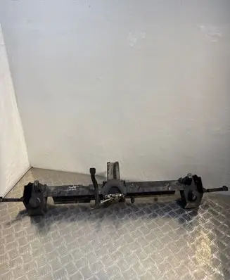 Front bumper mounting bracket