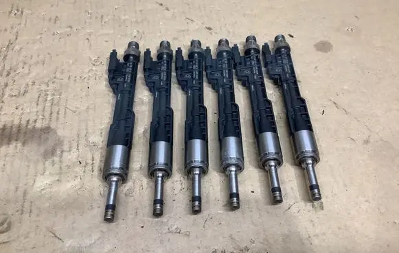 BMW M4 F82 F83 Fuel injectors set 7639994 13647639994 0261500172