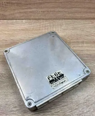 Mazda 626 Engine control unit/module ECU FE6E18881E