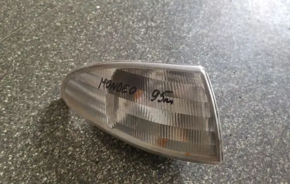 Ford Mondeo MK I Front indicator light