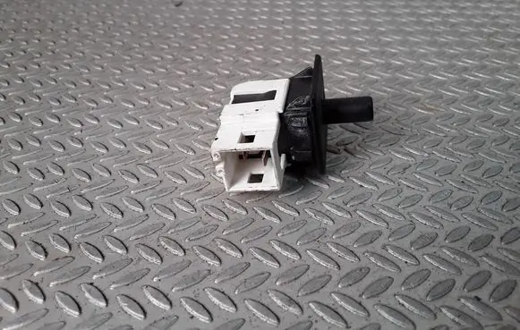 Mercedes-Benz E W211 Other switches/knobs/shifts 2028209410