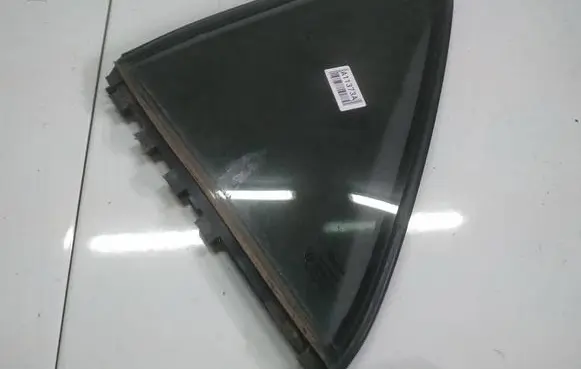 Toyota Avensis T250 Rear vent window glass AS3