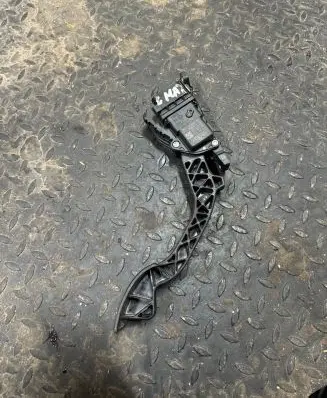 Ford Focus Accelerator throttle pedal 6PV008641-10