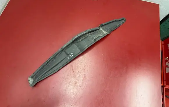 Chrysler Pacifica Fender foam support/seal 68225662A