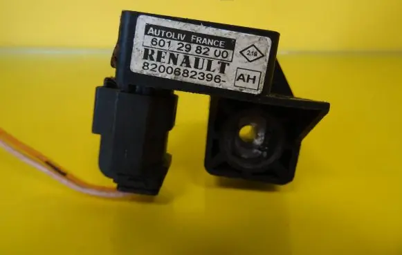 Renault Megane II Airbag deployment crash/impact sensor 8200682396AH