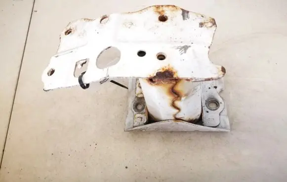 Toyota Verso Front bumper mounting bracket