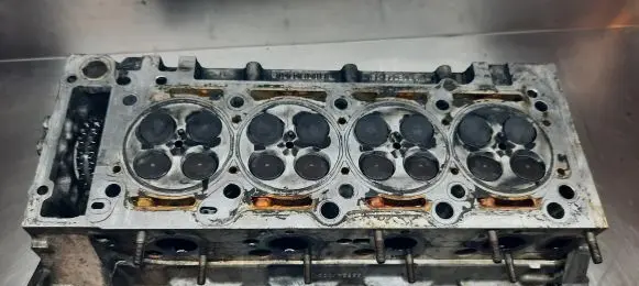Chevrolet PT Cruiser Engine head 
