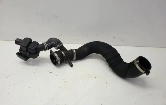 Ford Fusion II Intake resonator DS739P437DE DS739P437