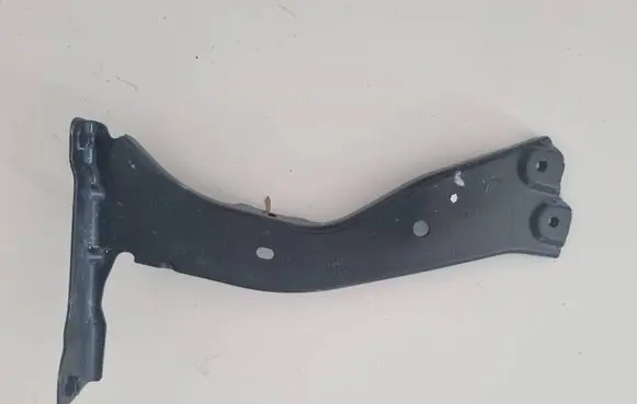Audi Q3 F3 Fender mounting bracket 83A821132