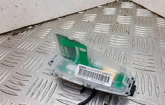 BMW 3 F30 F35 F31 Aerial GPS antenna 6959147