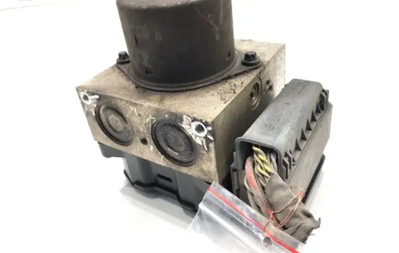 Mini Cooper Countryman R60 ABS Pump 9813830