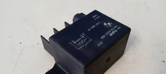 BMW 7 F01 F02 F03 F04 Combustion relay 7661503