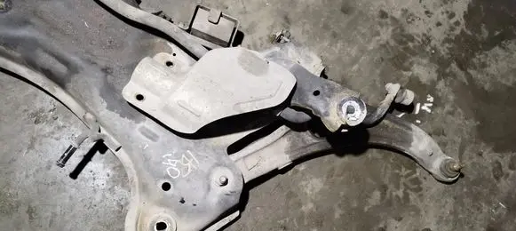 Hyundai i40 Front subframe 624013Z100