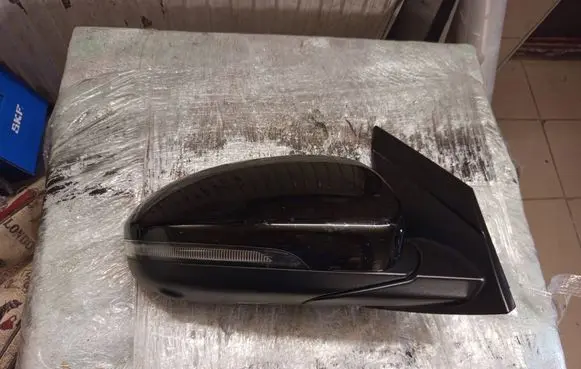 Front door electric wing mirror