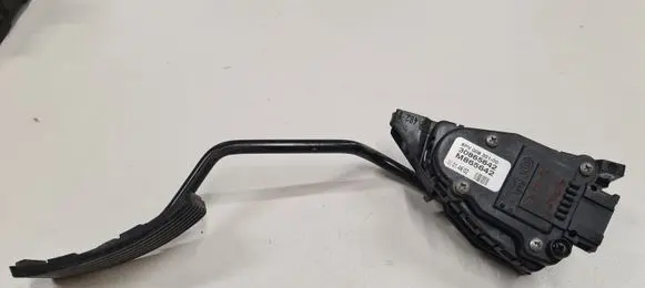 Mitsubishi Space Star Accelerator throttle pedal 30865642 M865642 6PV00830100