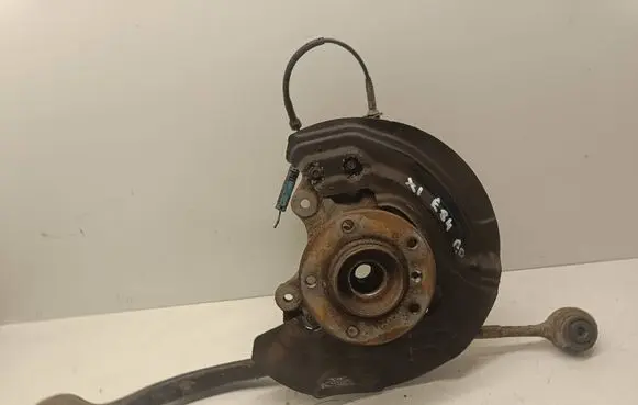 Front wheel hub