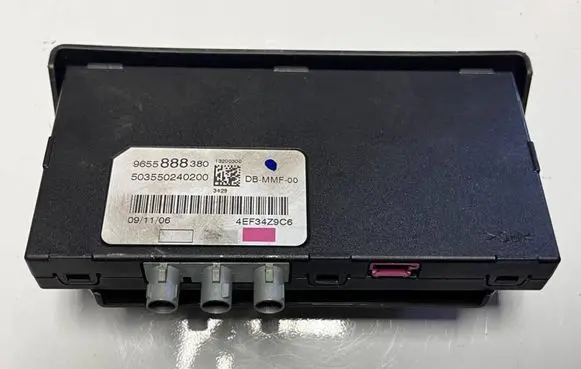 Peugeot 207 Aerial antenna amplifier 9655888380 503550240200 4EF34Z9C6