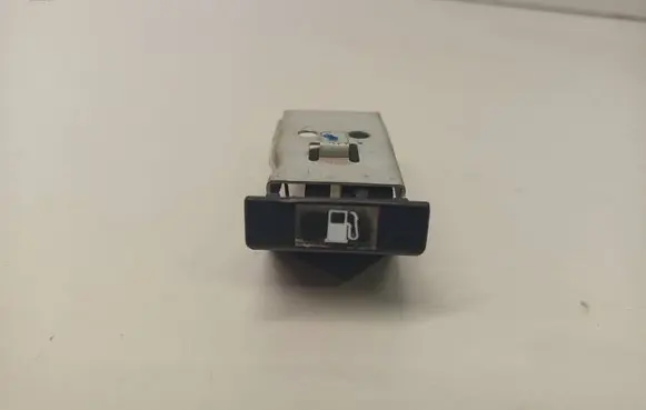 Isuzu D-Max Fuel cap release pull handle 