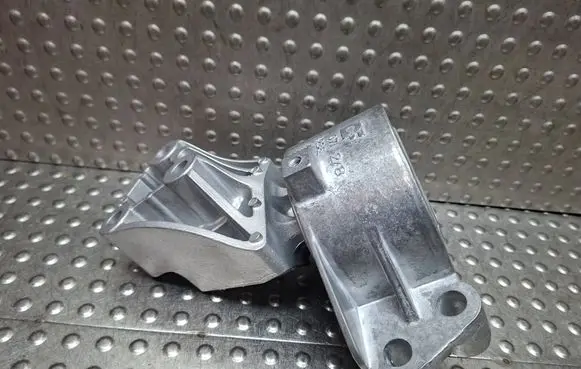 Fiat Doblo Engine mount bracket S27649712 517991100