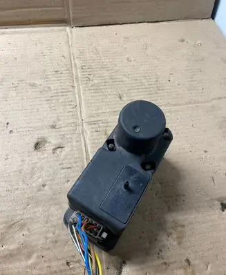 Volkswagen Passat Alltrack Central locking vacuum pump 357962257