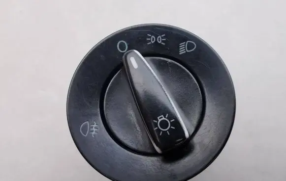 Volkswagen PASSAT B5.5 Light switch 1C0941531 C1T1561