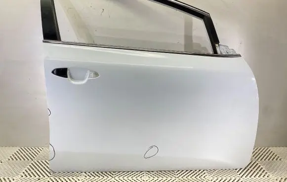 KIA Ceed Front door