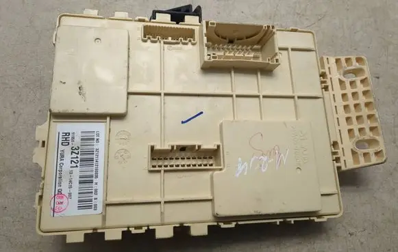 Hyundai i40 Fuse module 919503Z121 1314C15007 3Z1211412160035