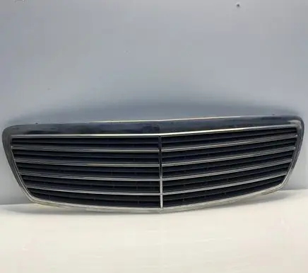 Mercedes-Benz E W211 Front bumper upper radiator grill A2118800283 2118800283