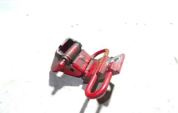 Audi A4 S4 B7 8E 8H Front door lower hinge 8E0831411E