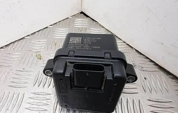 Opel Mokka B Alarm system siren 9842402580