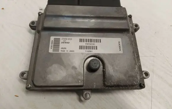 Volvo S40 Engine control unit/module P30743102 T102561 0797009133